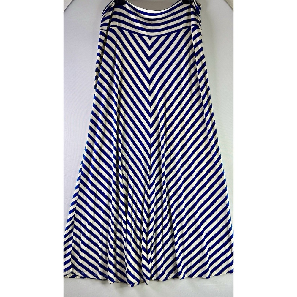 Women Maxi A-line skirt.